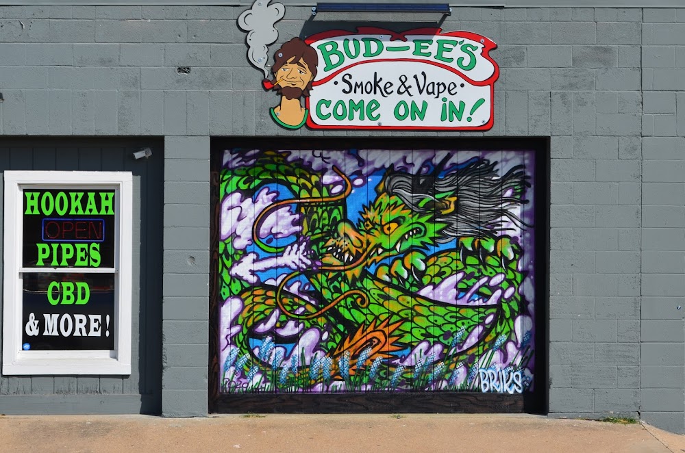 Bud-ee’s Smoke & Vape Shop